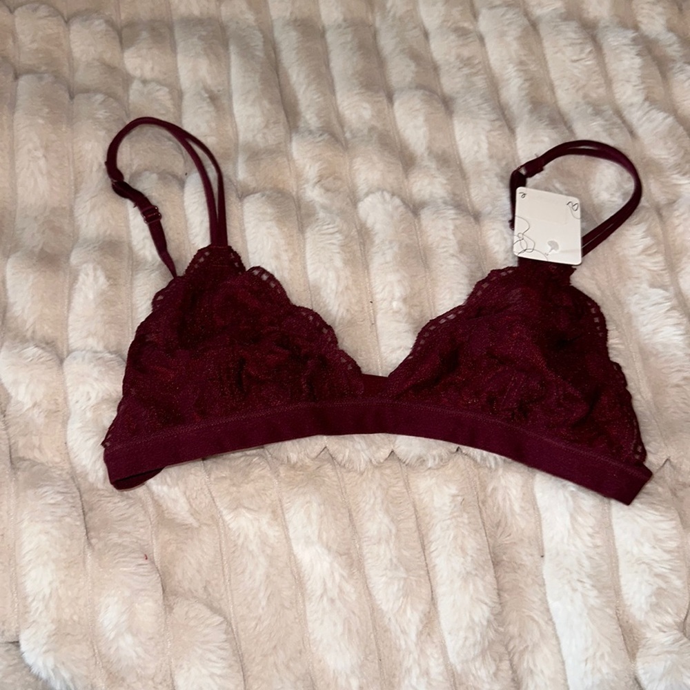 Burgundy, floral lace triangle brawl, let medium/large